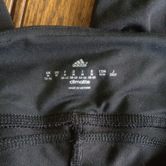 Adidas Capri leggings - Picture 2 of 2